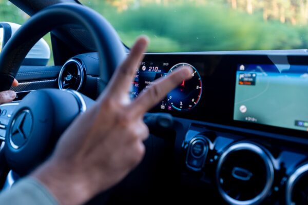 Autoškola a online testy: Priama cesta k vodičskému preukazu
