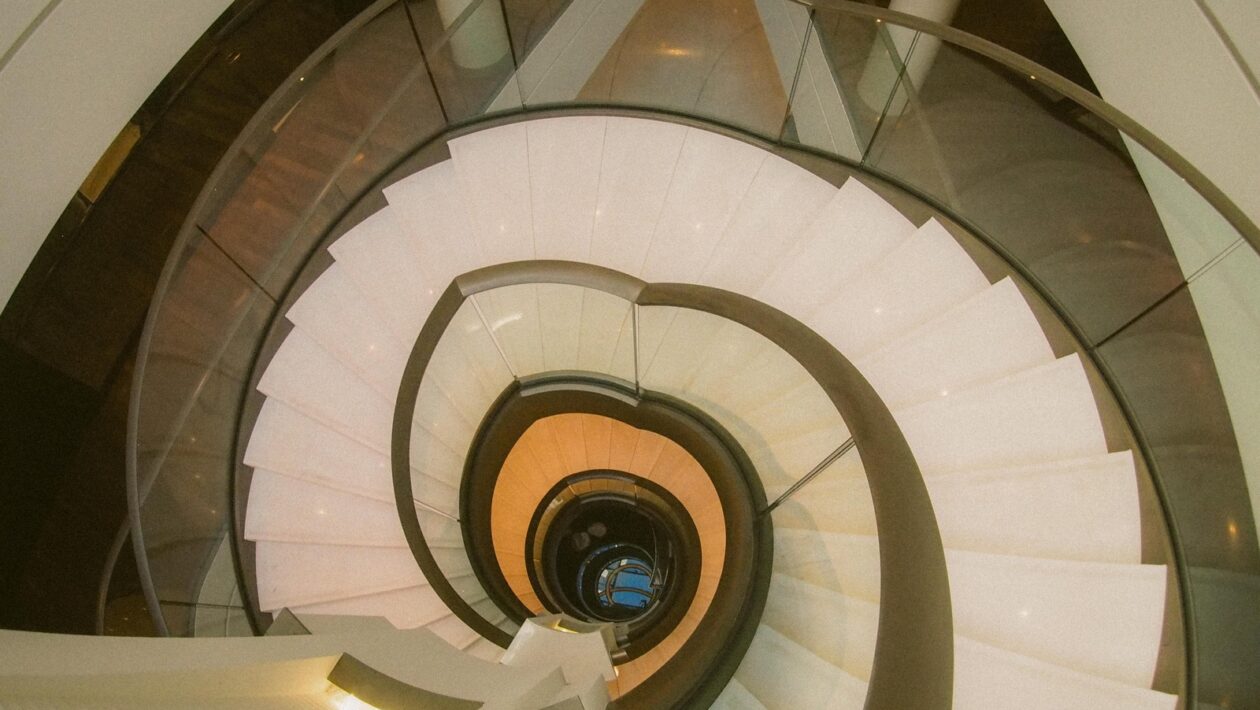 Prepojenie teórie s praxou: Praktická aplikácia marketingového mixu v digitálnom prostredí