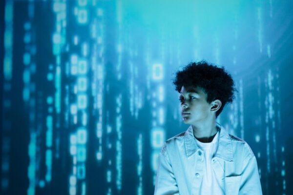 Emocionálna väzba: Budovanie emocionálnej väzby cez zmyslové podnety